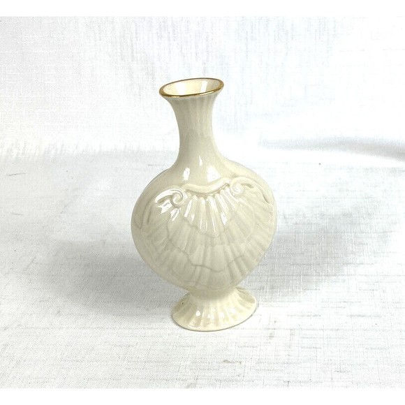 Vintage Lenox Aegean Shell Bud Base Ivory W/ Gold Rim 6.5” Tall Made in America - Picture 2 of 8
